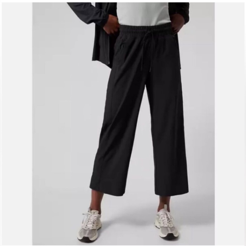 Athleta Avenue Wide Leg Crop